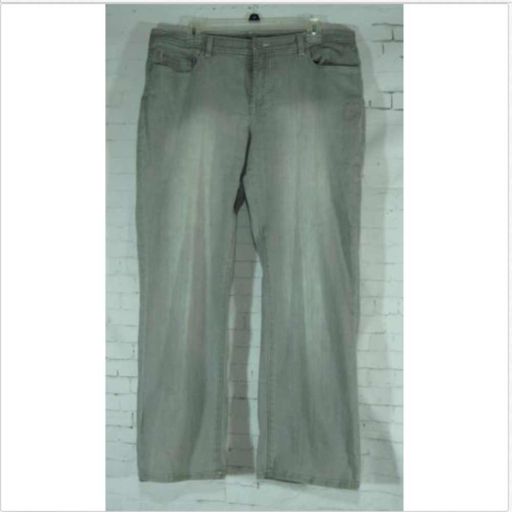 Chico's Platinum Jeans Gray sz 2.5 Short Straight